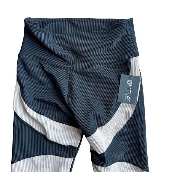 NWT Onzie Womens Black Rib High Rise Cadence Midi Pull-On Active Legging Sz S/M - Picture 5 of 9